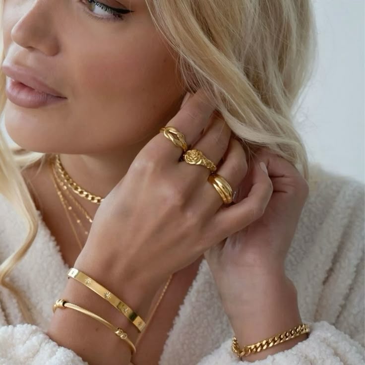 Accessories & Jewelry: How to Choose the Perfect Pieces for Every Outfit